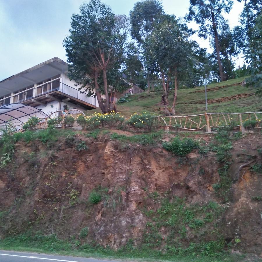 Hotel Olinka Haputale Bagian luar foto